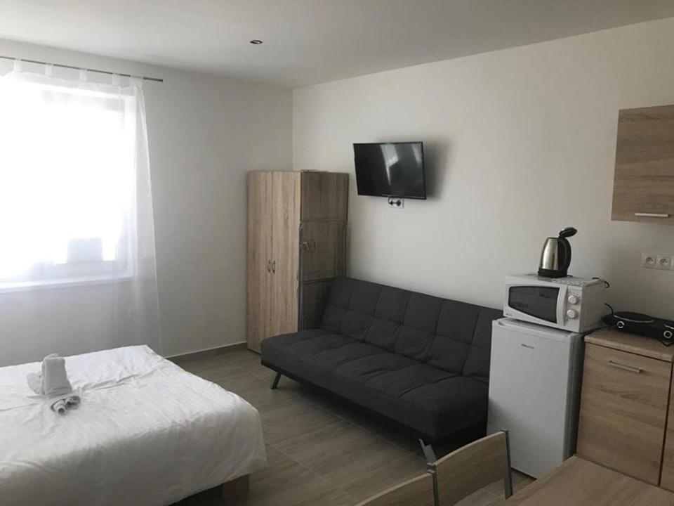 Apartmány Roland Veľký Meder Esterno foto